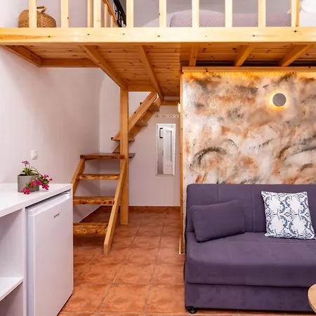 Sertis Santorini Apartmán *
