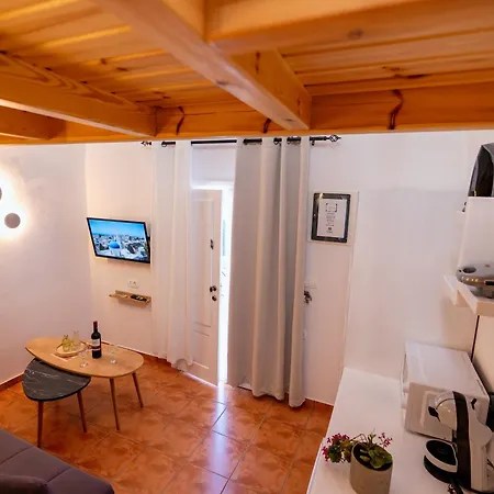 Apartment Sertis Santorini *