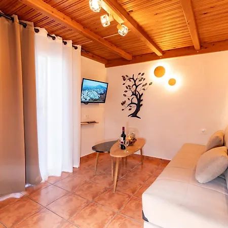 Sertis Santorini Apartmán *