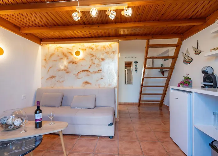 아파트 Sertis Santorini 이메로비글리