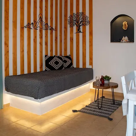 Sertis Santorini *